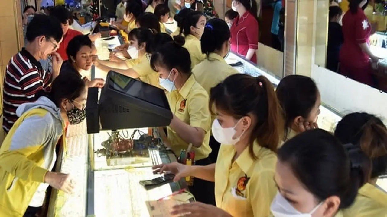 انخفاض جديد في أسعار الذهب خلال تعاملات يوم الخامس من مارس